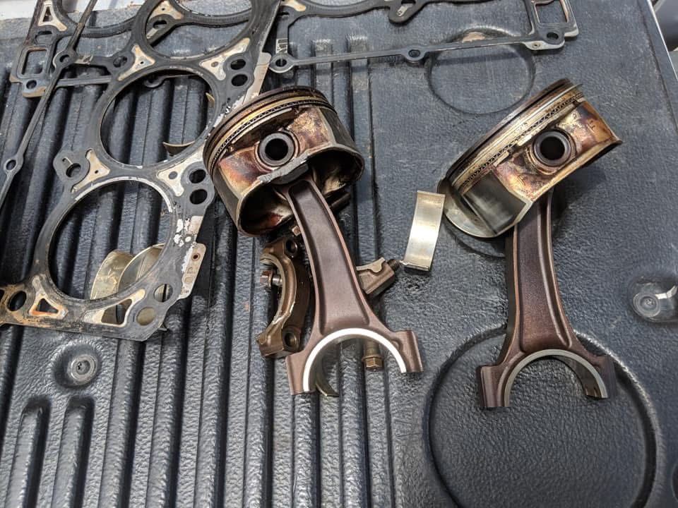 Engine pistons and gaskets